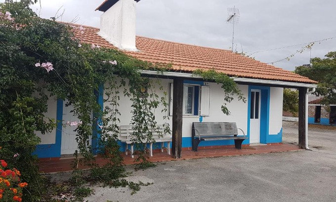 Burinhosa House | Casa da Felicidade