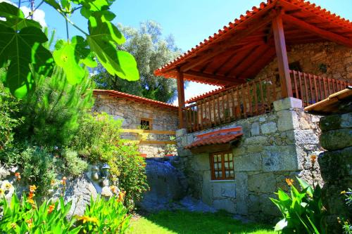 Caldelas House | Casa Da Rocha