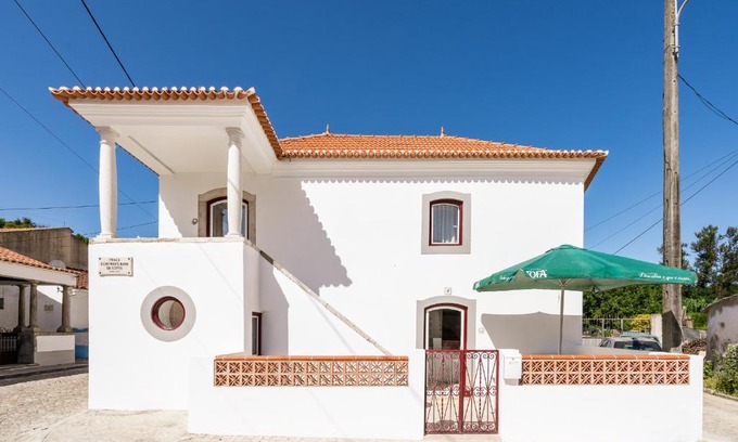 Carvalhal Benfeito House | Casa da Varanda