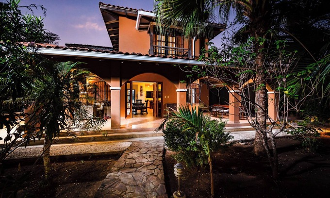 Palm Beach Estates Villa | Casa de La Vida Grande: A Tropical Paradise in Playa Grande