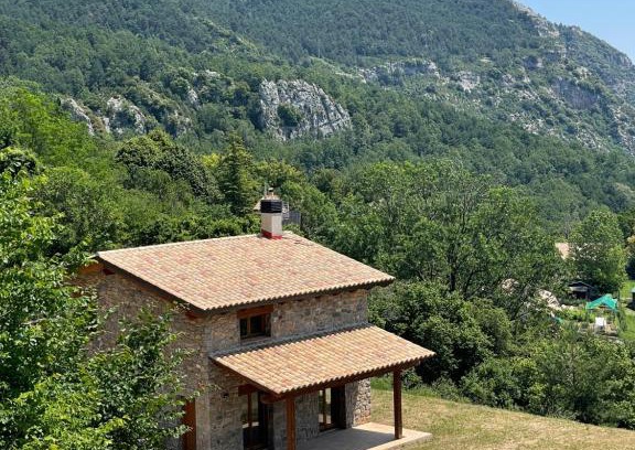 Castellar del Riu Ski Chalet | Casa de les Escoles, Espinalbet - ALBERGA