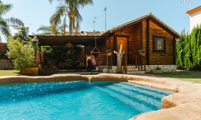 Los Alcazares Cabin | Casa de Madera con Piscina Privada