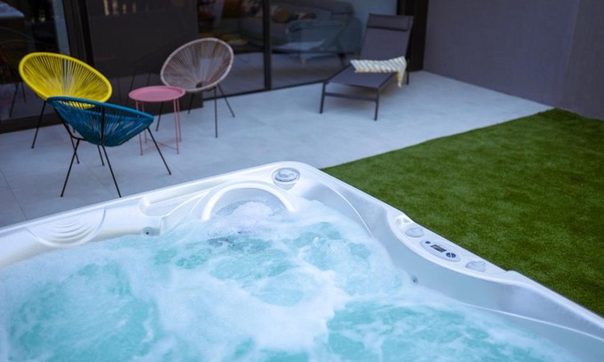 Caleta de Velez Villa | Casa de Nero - Premium House with Jacuzzi Next to Golf Course