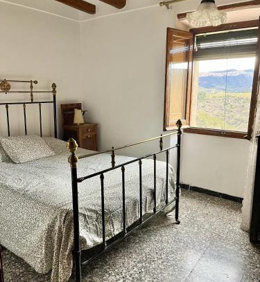 Bellmunt de Priorat House | Casa de Turisme Rural Riu Montsant