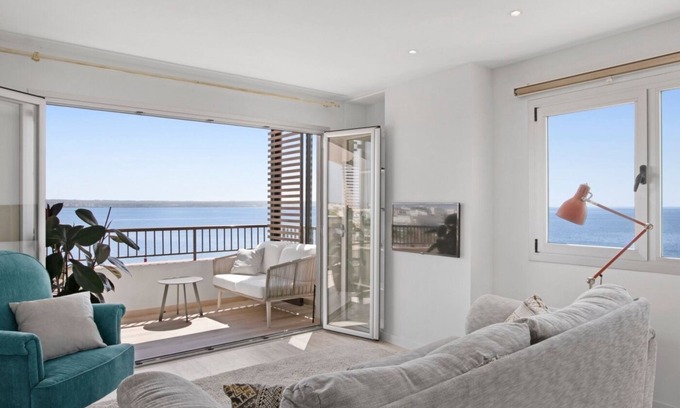 Can Pastilla Apartment | Casa del Escultor, wifi, parking, en primera línea