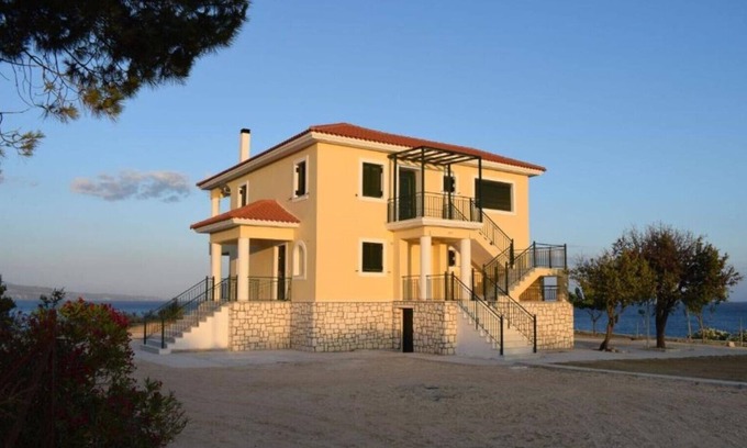 Kounopetra Apartment | CASA DEL MARE Apartment with Veranda and view to the sea.