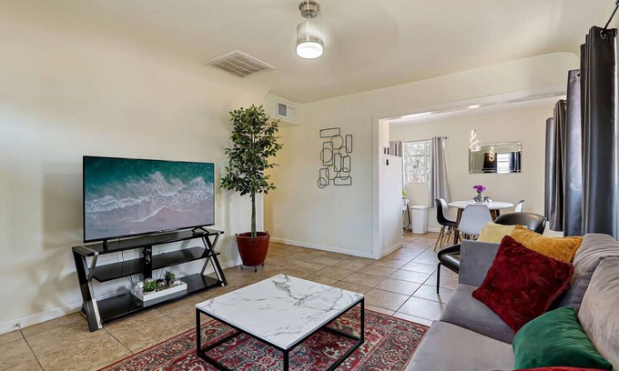Biggs Field House | Casa Del Sol – I-10 & Chapoteo