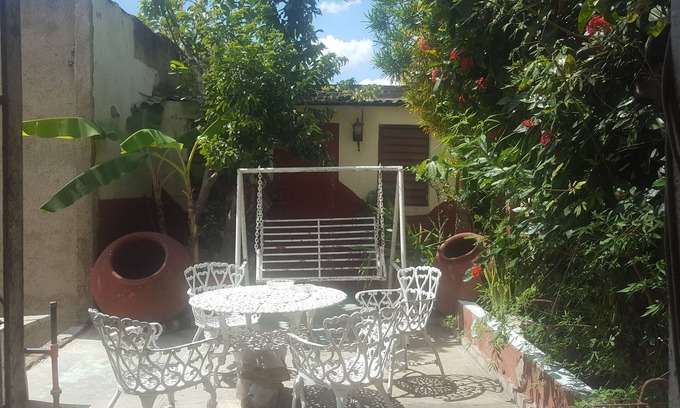 Camaguey House | Casa Delfín y Elena