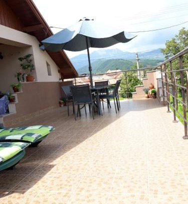 Calimanesti House | Casa Delia