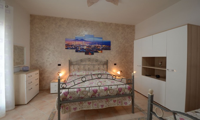 Piazza-Tralia-Pendolo Apartment | Casa dell'ulivo, in the middle between the Sorrento peninsula and the Amalfi coast.
