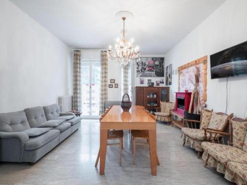 Pesaro Apartment | CASA DIPLI luminoso appartamento tra il mare e la città