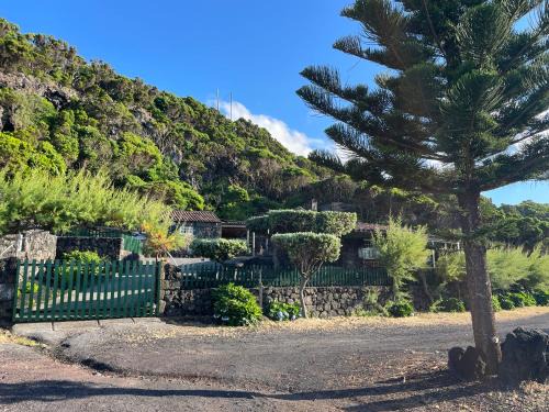 Sao Roque do Pico House | Casa do Carregadouro - Seaside Retreat