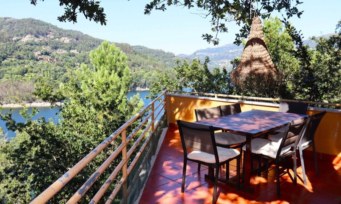 Parada de Bouro Cottage | Casa dos Filhos - Casas do Rio by Gerês Casas