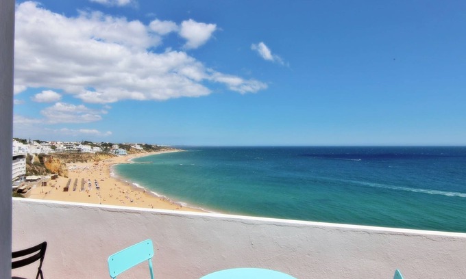 Peneco Beach Ski Chalet | Casa dos Tios - Sea View, Beach & Old Town Center