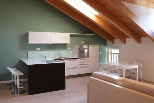 Cles Apartment | Casa Dusinei Blue & Green