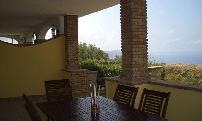 Pisciotta Apartment | CASA ELISABETTA/app.1: magnificent apartment with majestic view of Cape Palinuro