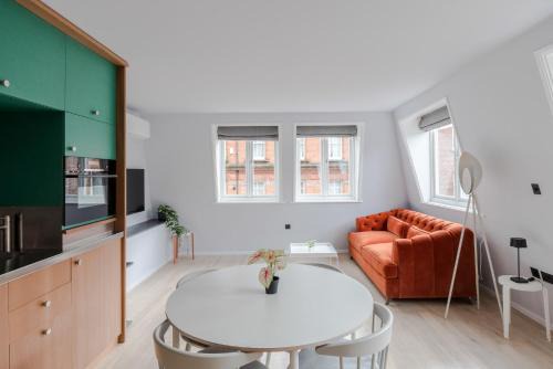 Soho Apartment | Casa Emilio - Soho - by Frankie Says