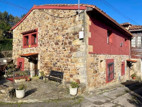 Sales House | Casa en aldea frente a la Sierra de el Sueve