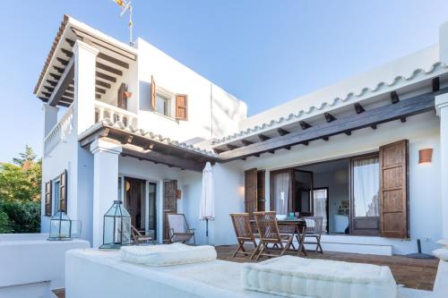Santa Eulalia del Rio House | Casa en Ibiza con vistas increíbles en Es Figueral