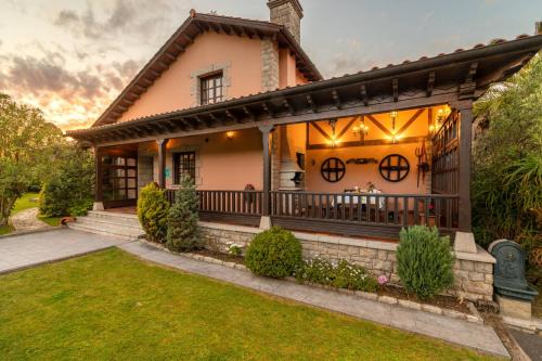 Naves House | Casa en la Costa con wifi, jardín y barbacoa