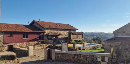Montalegre Villa | Casa Entre-Palheiros e Casa do Canastro