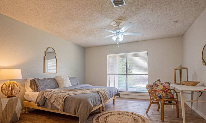 El Paso House | Casa escondido/ Entire home in El Paso, TX