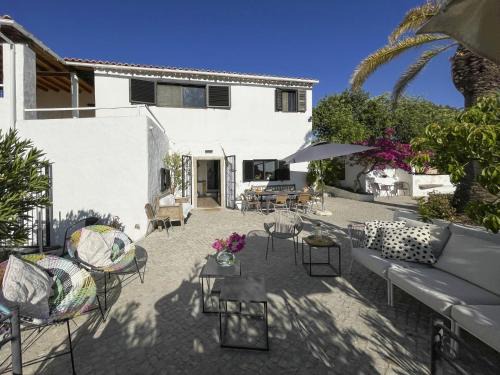 Apra House | Casa Estrela