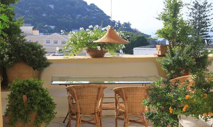 Capri Apartment | CASA FARACE, A DIMORA IN PIAZZETTA