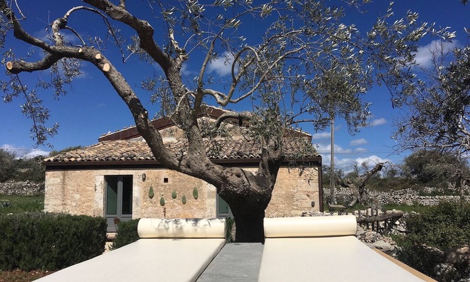 Noto Cottage | Casa Farfaglia, a charming old oil mill in Noto