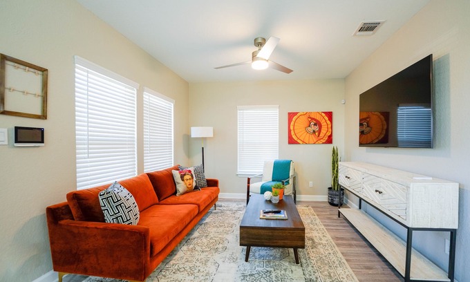 Denver Heights Villa | Casa Fiesta-2bed/2bath 1100 sq ft urban stunner
