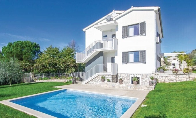 Fiorini Villa | Casa Fiori in Fiorini
