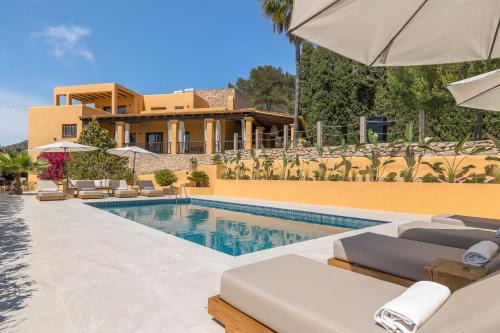 Can Pep Simo House | Casa Four charming Ibiza villa with sea view!