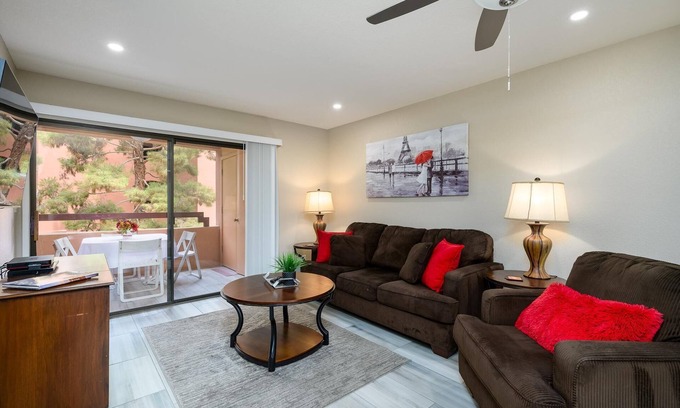 Paradise Valley Village Condo | CASA GIGI-Anasazi Village-Third Floor Quiet Cozy Condo