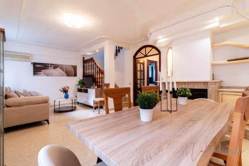 Aljaraque House | Casa grande , piscina y garaje