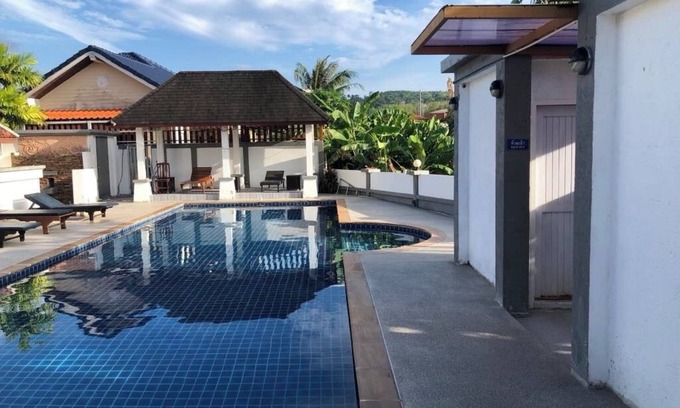 Sa Khu Villa | Casa Gris a 2-bedroom Villa with Shared Pool only minutes from Nai Yang Beach