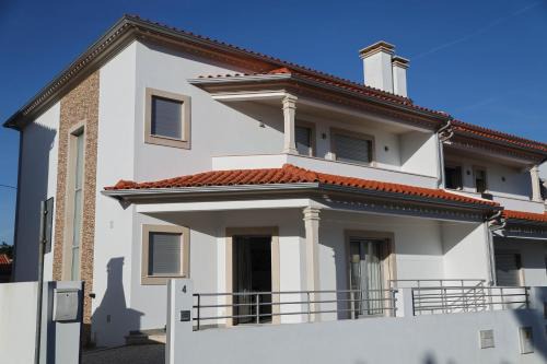 Nazare House | Casa Guerra