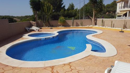 Castillo de Montemar House | Casa Horadada