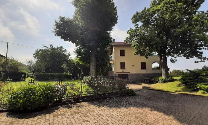 Andrate Apartment | Casa in montagna con giardino privato recintato