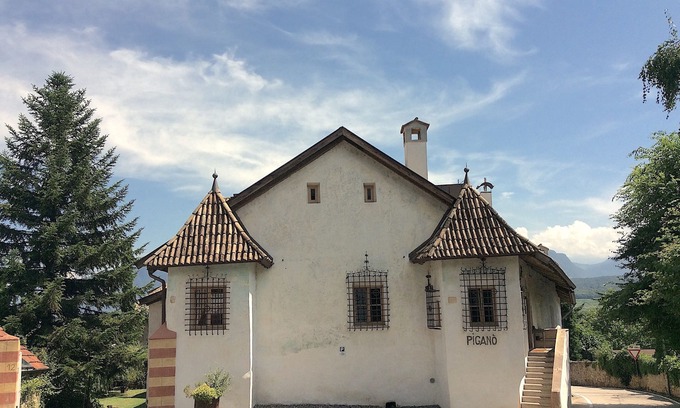 St. Michael/San Michele Apartment | Casa Jenner - historic house next to the center