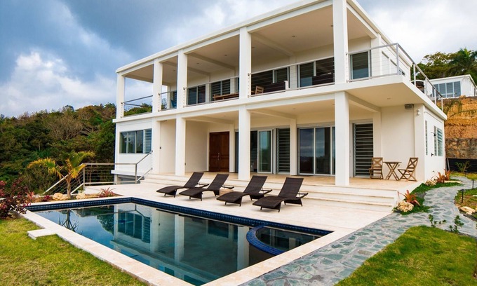 Puntas House | Casa Kahuna is a newly listed home with 4 bedrooms, 3 1/2 baths & private pool
