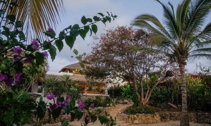 Emiliano Zapata Villa | Casa La Bomba - Luxury and Serenity atop La Punta