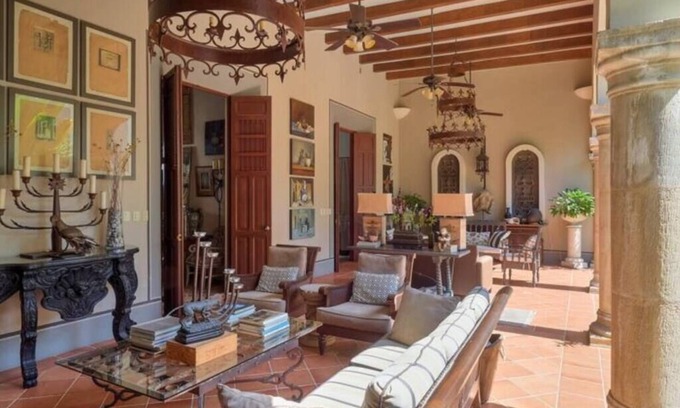 Centro House | Casa La Perlita - Large Luxury Colonial in Centro - Garden, Gazebo, Big Pool ❤️