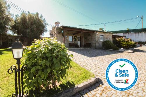 Cardielos House | Casa Largo do Porto - Country House with Swimming Pool