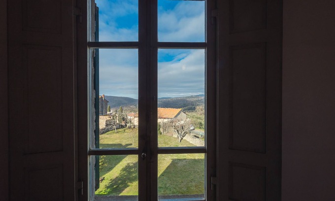 Rigomagno House | Casa Lauretta with garden on medieval walls