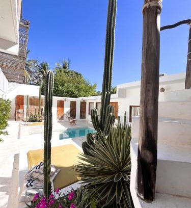 Barra de Colotepec House | Casa Leone La Punta