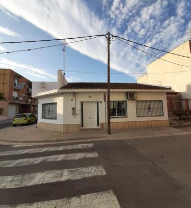 Deltebre House | Casa Les Buganvilles