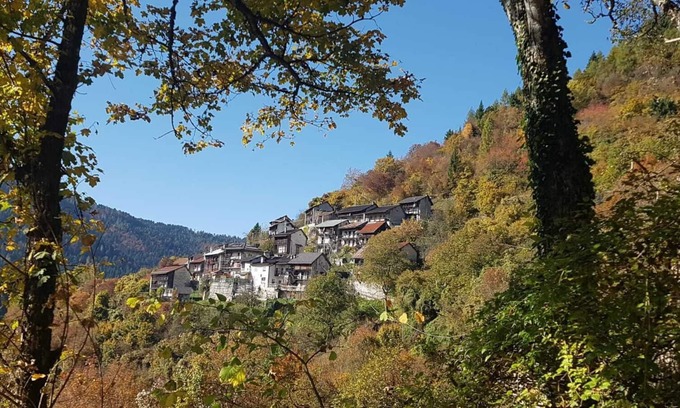 Lamon House | Casa Lina is located in the Chiappini district near the hamlet of Arina
