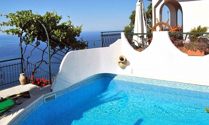 San Michele House | Casa Lolita A: A cozy apartment located on a hillside, facing the sea, with Free WI-FI.