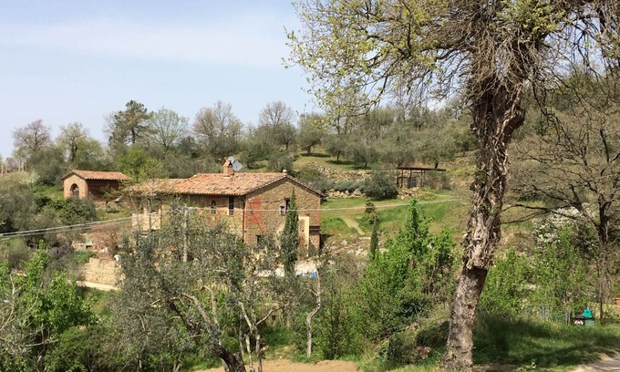 Panicale Apartment | CASA LORENZO ~ LAVANDA. Stunning peaceful farmhouse studio with pool. 2~4 people
