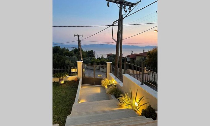 Paradise Beach House | CASA LOUKAS